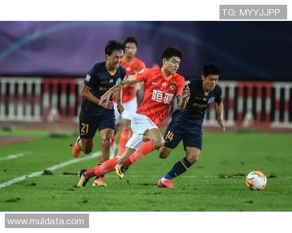 力帆与恒大精彩对决集锦回顾展现足球魅力与激情瞬间 力帆与恒大精彩对决集锦回顾展现足球魅力与激情瞬间